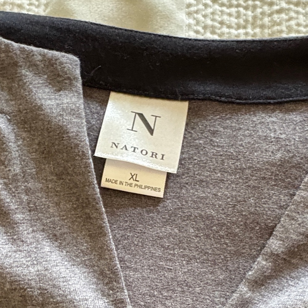 Natori Gray V-Neck Oversized Top size‎ XL style vc5003 - Picture 3 of 7